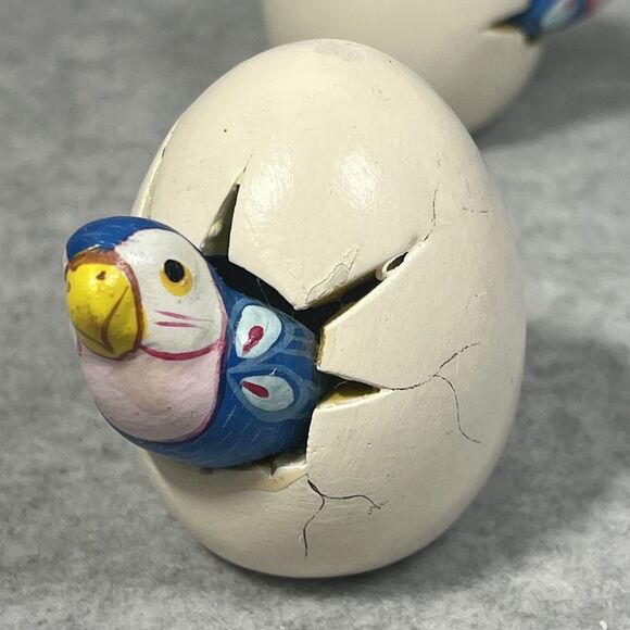 Vintage Hand Painted Parrot Figurines Set Cracking Out of Egg Bird Collectibles - Picture 5 of 16